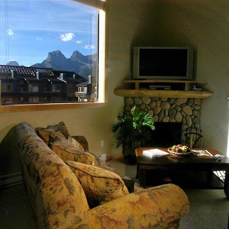 Apartment 411, Antique Heritage Canmore Extérieur photo