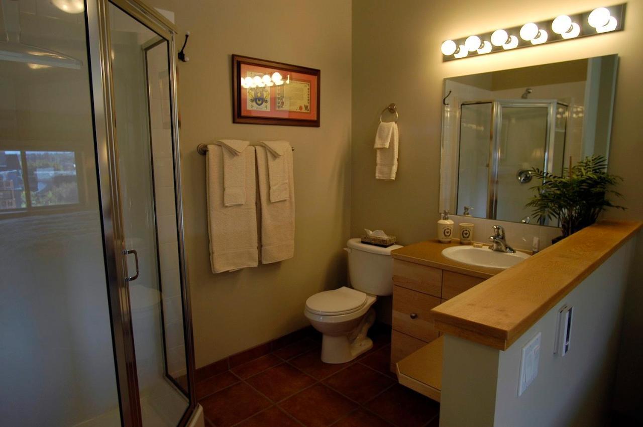 Apartment 411, Antique Heritage Canmore Extérieur photo