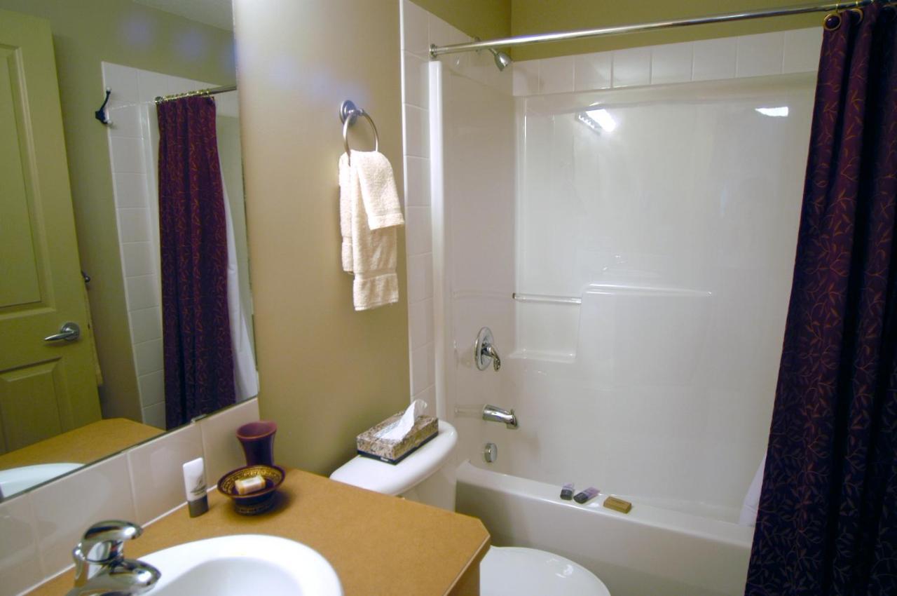Apartment 411, Antique Heritage Canmore Extérieur photo